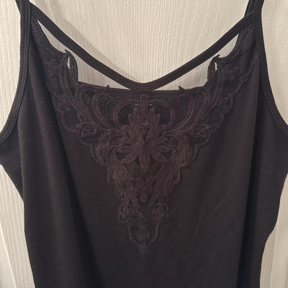 TORRID TANK - Picture 2 of 4